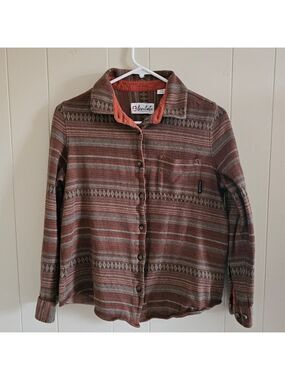 Levitate Women’s Button-Up Top